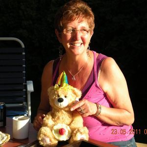 Meet your Posher, Gloria